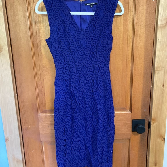 Royal blue lace fitted cocktail dress. - Picture 2 of 4